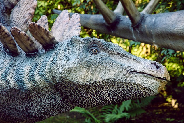 umělý dinosaurus